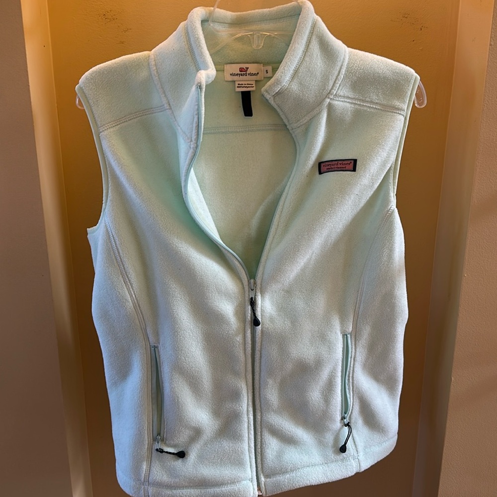 Vineyard Vines fleece vest| Mint color  |size small